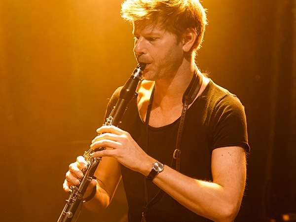 Magnus Lindgren spelande klarinett